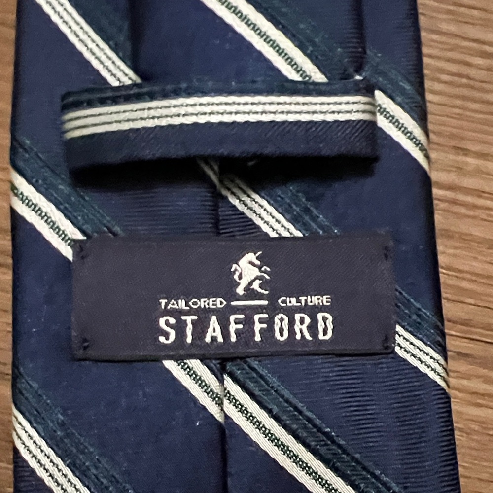 Stafford Classic Navy and White Striped Tie - Picture 2 of 4